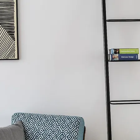 Ptasia Apartment